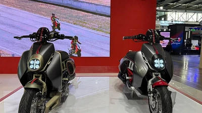 Italjet Roadster 400 ra mắt - chiếc xe tay ga điên rồ nhất thế giới 