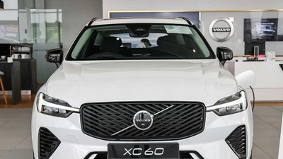 Volvo XC60 2025 hơn 2 tỷ đồng tại Đông Nam Á, chờ về Việt Nam