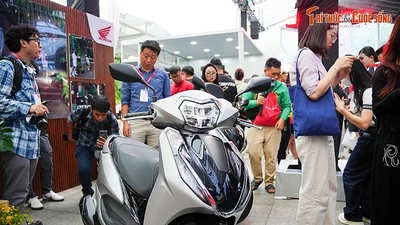 Chi tiết Honda Lead 2026 "cốp siêu to" thêm ABS, từ 39,5 triệu đồng