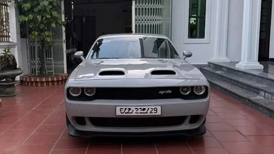 Chiếc xe Dodge Challenger SXT 2016 cơ bắp của tay chơi Hà Nội