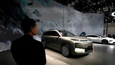 BYD chốt lịch ra mắt SUV cỡ lớn Dynasty-D "đấu" Lynk & Co 900