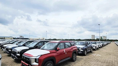 Mitsubishi Destinator đầu tiên cập cảng Việt Nam, chờ ngày ra mắt