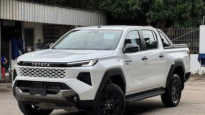Toyota Hilux 2026 nhận cọc tại Việt Nam, hứa giao xe trước Tết