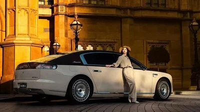 Maextro S800 của Huwei vượt mặt BMW 7-Series trong phân khúc xe sang