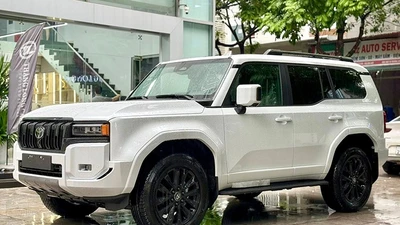 Toyota Land Cruiser Prado 2025 "kèm lạc" bất ngờ giảm giá để hút khách