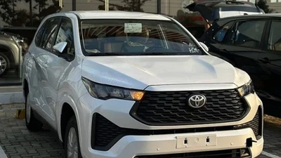 Ra mắt Toyota Innova Cross 2.0G bản cắt trang bị, giá 730 triệu tại Việt Nam