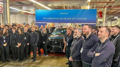 Chiếc Jaguar F-Pace cuối cùng rời dây chuyền sản xuất 