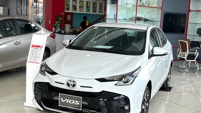 "Sedan quốc dân" Toyota Vios giảm 100% phí trước bạ tháng 12/2025