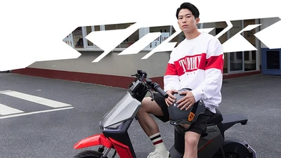 Xe máy điện Honda S09R siêu gọn nhẹ, pin lithium chạy 80 km/lần sạc