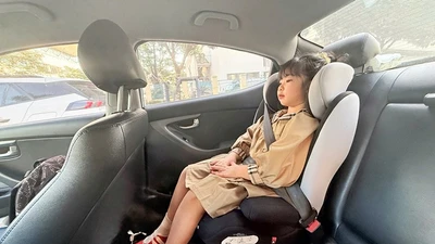 Đại biểu Quốc hội đề nghị miễn quy định ghế trẻ em cho xe taxi