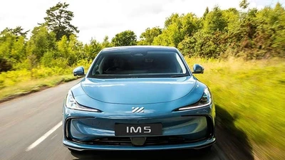 MG IM5 từ 1,1 tỷ đồng sắp ra mắt Thái Lan, "đối thủ" Toyota Camry