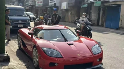 Koenigsegg CCX độc nhất Việt Nam được mang ra tắm nắng ở TP.HCM