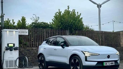 Volvo khuyến cáo giới hạn sạc 70% xe điện EX30 vì nguy cơ cháy