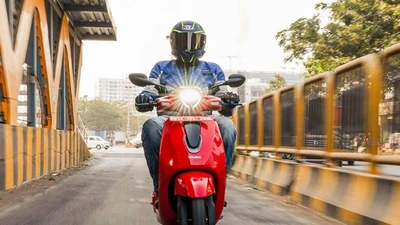 Ra mắt Bajaj Chetak C25 - xe máy điện từ 21 triệu đồng, chạy 113 km/sạc