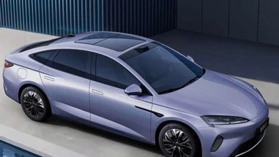 Ra mắt BYD Seal 07 EV 2026 - sạc 5 phút chạy 400km, từ 594 triệu đồng