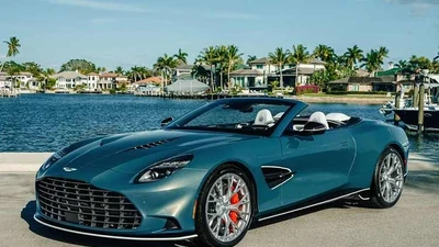 Aston Martin Vanquish Volante Wave Edition độc bản đấu giá 28,8 tỷ đồng