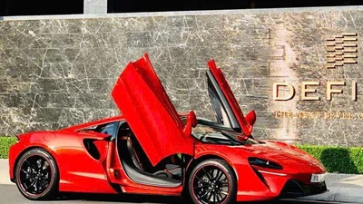 McLaren Artura Coupe đầu tiên lên sàn xe cũ, mới chạy 1.800km lỗ hơn đồng