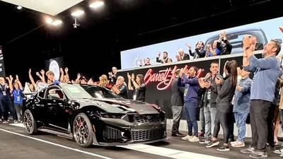 Chiếc Ford Mustang Dark Horse SC đầu tiên được bán tới hơn 32 tỷ đồng