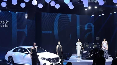 Doanh số Mercedes-Benz "tụt dốc không phanh" trong năm 2025