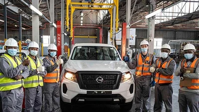 Dừng lắp ráp Navara từ 2026, Nissan bán nhà máy 60 năm tuổi cho Chery