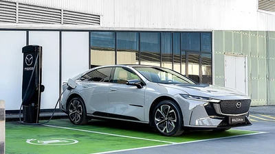 Mazda 6e 2026 - sedan điện sạc đầy chạy 560 km, giá dễ tiếp cận