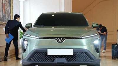 VinFast Limo sắp có bản gia đình, thêm trang bị như cận xe sang