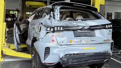 Tận muc chiếc Lynk & Co 06 lật 6 vòng trên cao tốc Long Thành - Dầu Giây