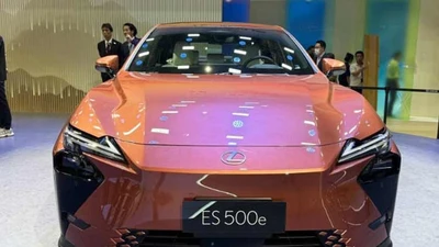 Đại lý Việt nhận cọc cho xế sang Lexus ES 2026, trên 2,3 tỷ đồng