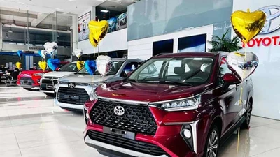 Thị trường ôtô Việt tràn ngập ưu đãi, giảm giá trước Tết Nguyên đán