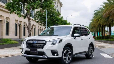 Subaru Việt Nam giảm giá hơn 300 triệu cho Forester xả hàng tồn