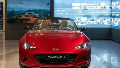 Mazda MX-5 2026 được nhận cọc tại Việt Nam, giá từ 1,359 tỷ đồng