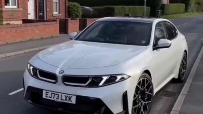 BMW i3 Sedan 2027 chạy điện mới "lộ hàng" trước ngày ra mắt