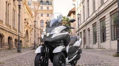 Ra mắt Yamaha Tricity 300 2026 - xe tay ga 3 bánh có túi khí như ôtô