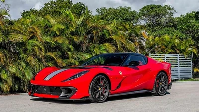 Siêu phẩm Ferrari 812 Competizione A tăng giá gấp 4 lần chỉ sau 3 năm