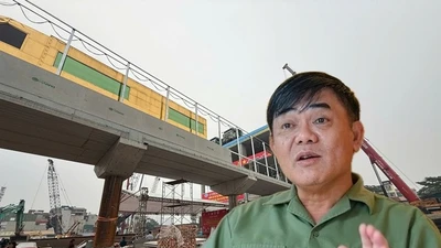 Đại gia Đường ‘bia’ tung siêu mô hình 4 tầng đặc biệt nhất thế giới 