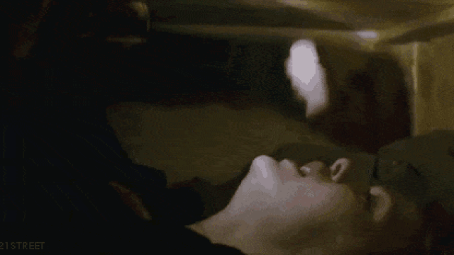 Nếu bị chôn sống trong quan tài, làm gì để sống sót? Neu bi chon song trong quan tai, lam gi de song sot?