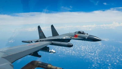 Trung Quốc gây sốc khi trang bị vũ khí laser cho tiêm kích J-11B 