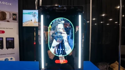 Chiếc gương AI dự đoán tuổi thọ gây sốc tại CES 2026