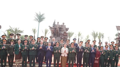 Khánh thành Khu biểu tượng tình đoàn kết, hữu nghị và tri ân quốc tế