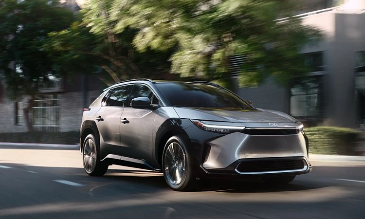 Toyota bZ4X ra mắt Đông Nam Á: SUV điện cỡ trung giá từ 1,2 tỷ đồng
