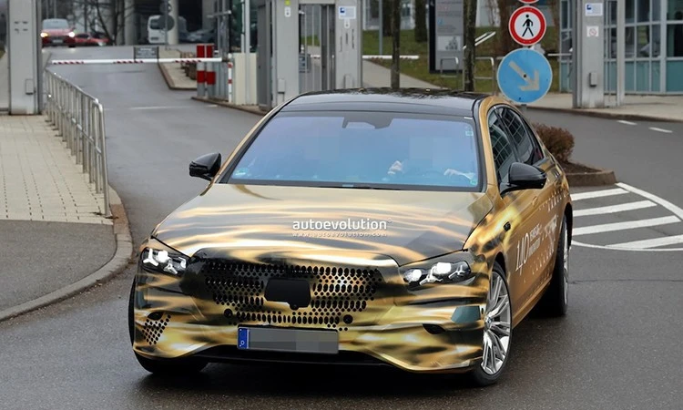 Mercedes-Benz thử nghiệm taxi tự lái cấp độ 4 tại Abu Dhabi