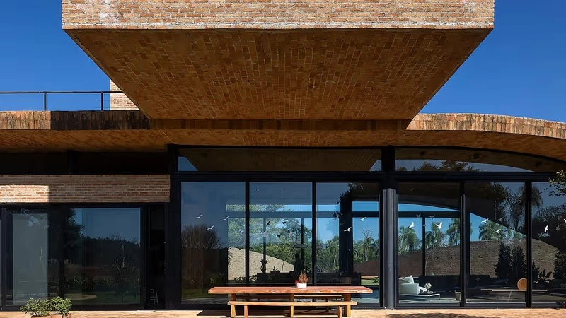 Ngôi nhà độc đáo tận dụng gió và bóng râm