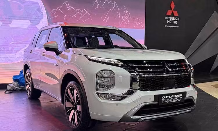 Mitsubishi Outlander PHEV 2026 ra mắt Philippines, liệu có về VIệt Nam?