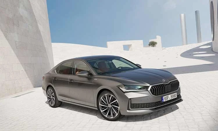 Skoda Octavia Select, Wagon Hybrid và Superb PHEV sắp về Việt Nam