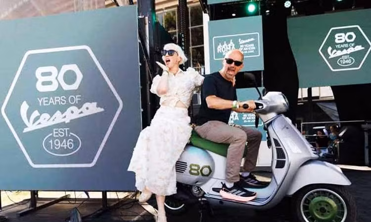 Ra mắt Vespa GTS 310 Edizione Ottantesimo giới hạn 1.946 chiếc