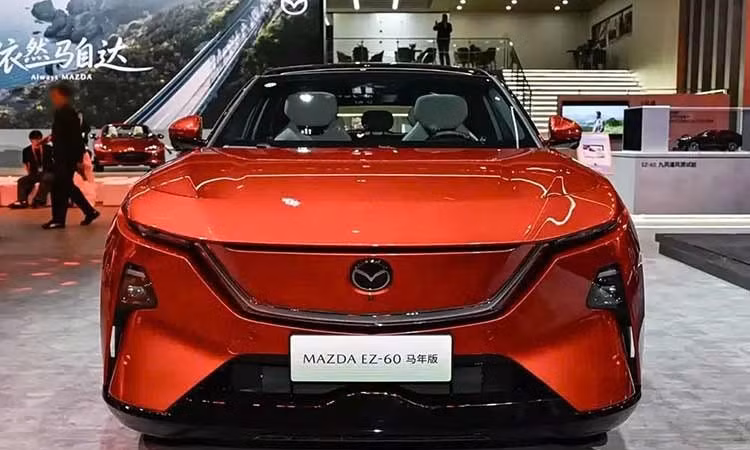 Chi tiết SUV Mazda CX-6e phiên bản Bính Ngọ giá chỉ từ 489 triệu đồng