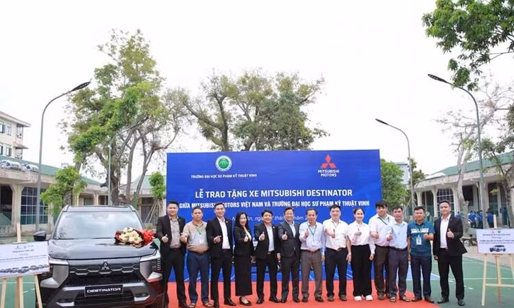 Mitsubishi tặng ôtô và nhiều cụm động cơ, hộp số cho 15 trường đại học