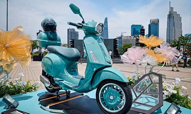 Xe tay ga Vespa Sprint tại Việt Nam - bao giờ hết thời "ngáo giá"?