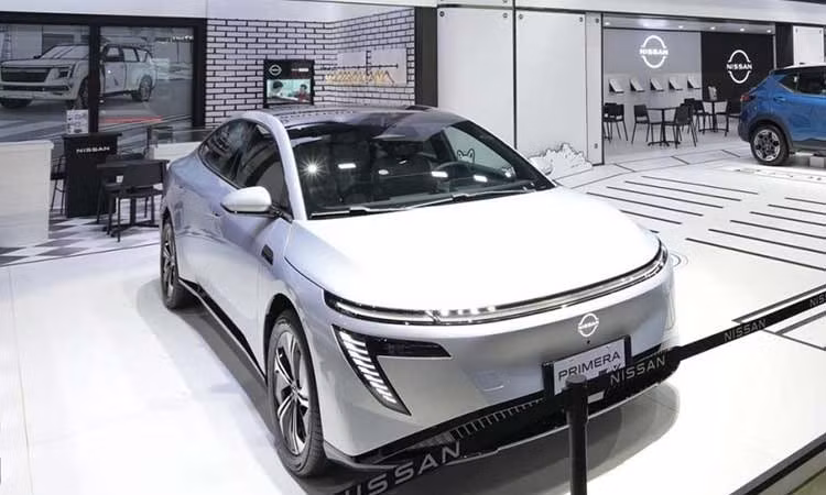 Nissan bất ngờ "hồi sinh" mẫu xe sedan Primera sau 19 năm vắng bóng