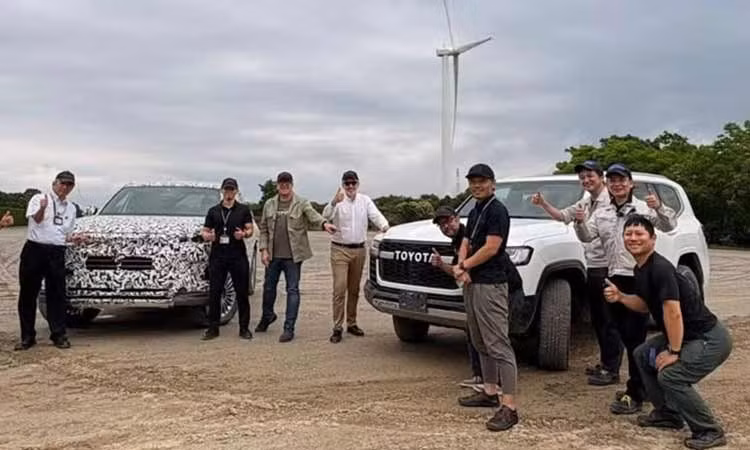 Toyota Land Cruiser thế hệ mới lộ diện, có thể là SUV thuần điện sắp ra mắt